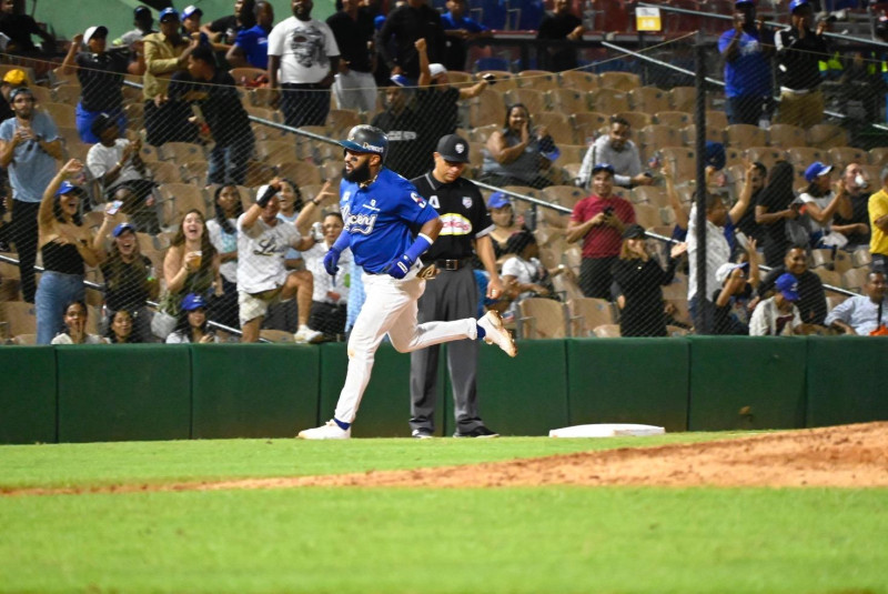 Bonifacio hace historia y el Licey gana