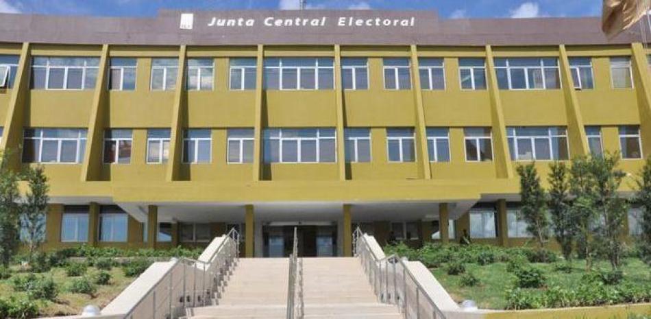 En Neyba piden ratificar los actuales miembros de juntas municipales
