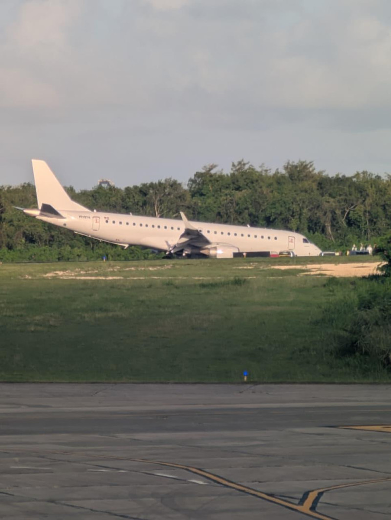 Avión aterriza de emergencia en Aeropuerto de Las Américas por «falla técnica»