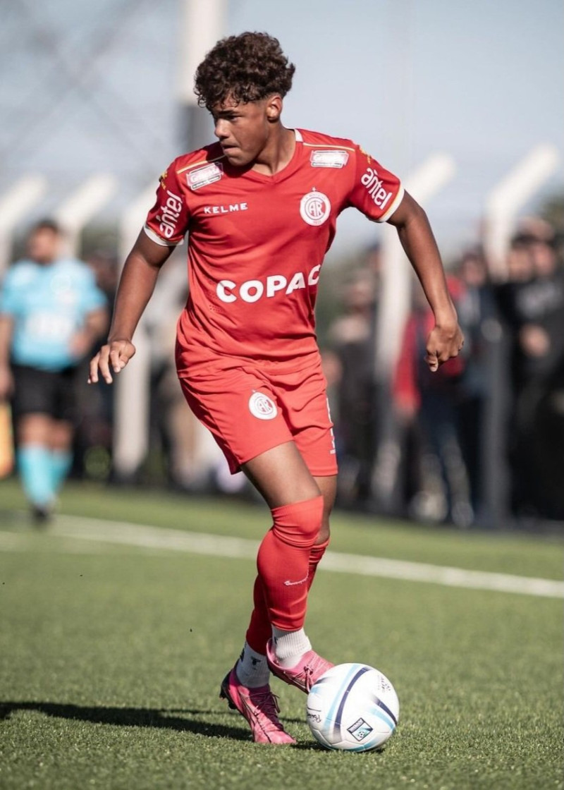 Edison Azcona sale de la convocatoria para el partido amistoso frente a Uruguay