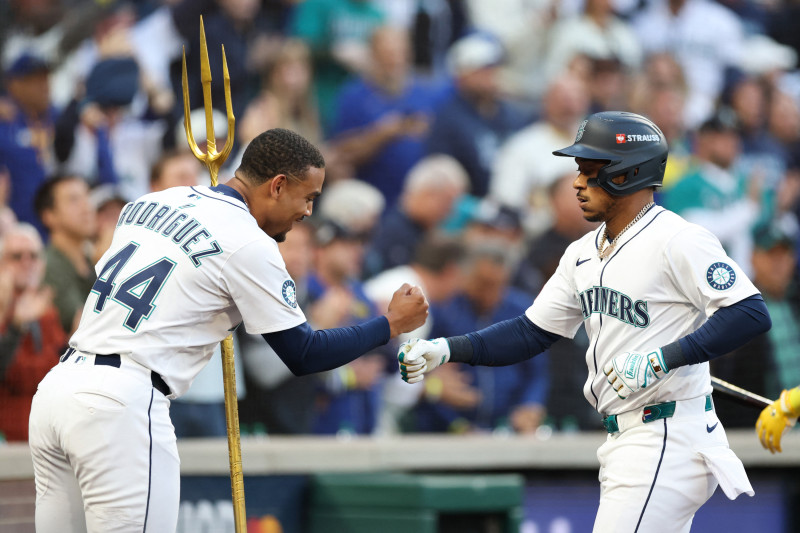 Jorge Polanco pega 2 jonrones, Julio Rodríguez remolca la del gane y Seattle empata serie a Detroit