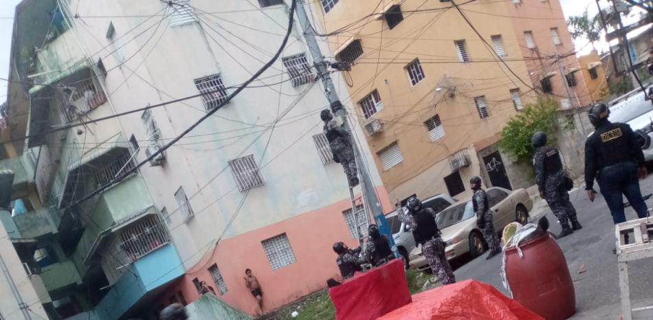 Dicrim desmonta cámaras de video «utilizadas por delincuentes» para vigilar a Policía en Guachupita
