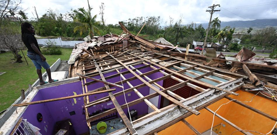 Encuentran los cuerpos de tres personas en Black River tras el impacto de Melissa en Jamaica