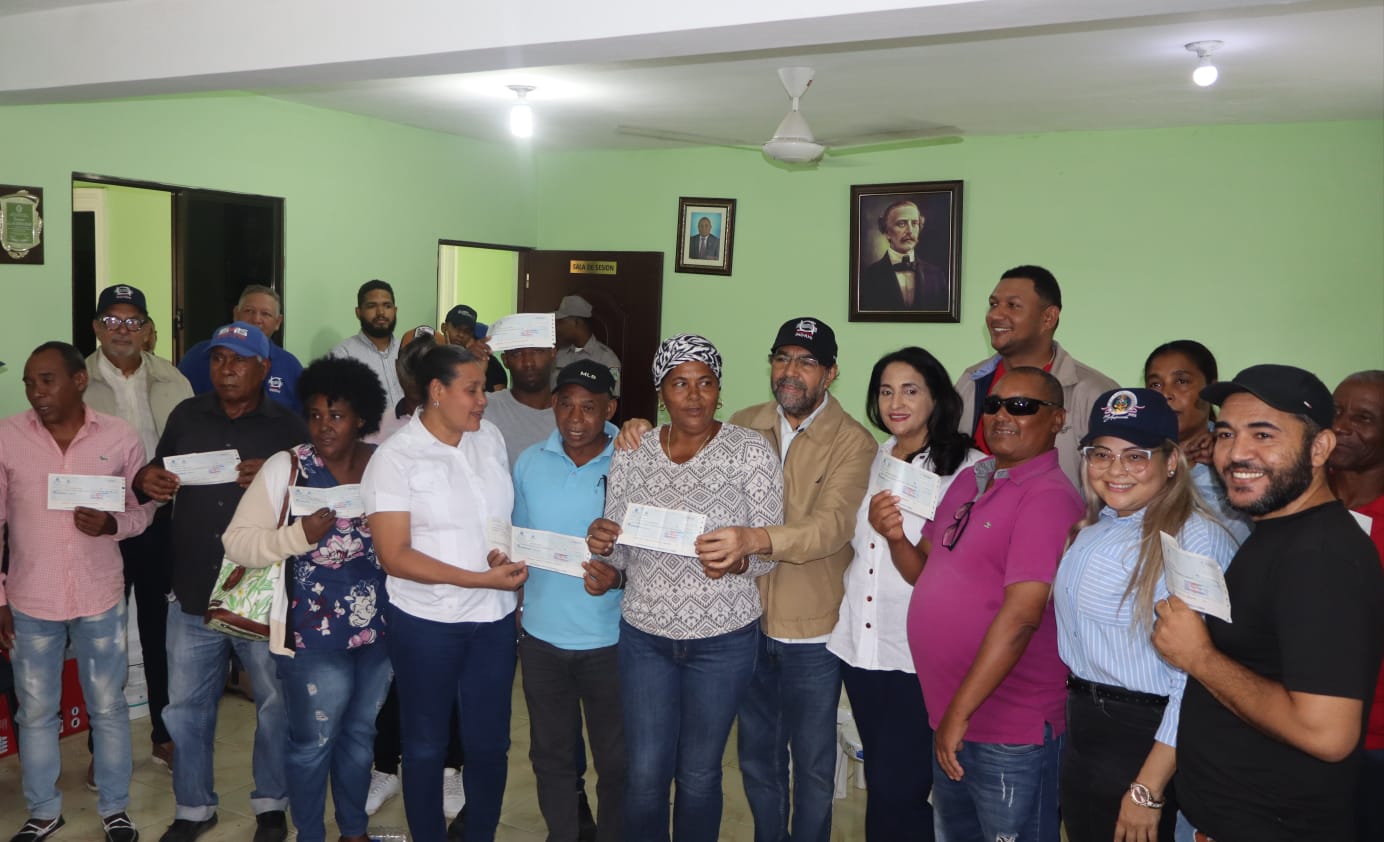 Gobierno realiza a través del INDRHI segunda entrega de pagos por RD$ 9, millones 700 mil a Productores agrícolas afectados Presa Monte Grande.