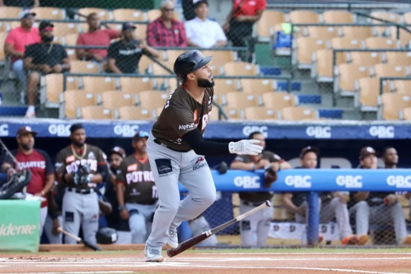 Los Gigantes derrotan a los Leones dos carreras por una con buen pitcheo de Peralta
