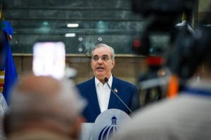 Abinader busca “acuerdo nacional” para reducir impacto en familias por conflicto en Medio Oriente