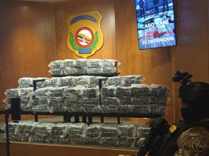 Ocupan 375 paquetes de cocaína en las costas de la provincia Peravia; apresan a dos dominicanos