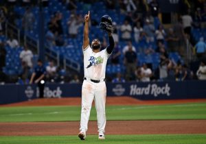 Junior Caminero jonronea en triunfo de Rays sobre Mellizos