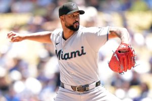 Alcántara lanza bien, pero sale sin decisión en juego que Marlins derrotan Dodgers