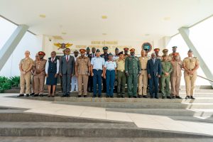 Ministerio de Defensa fortalece cooperación internacional con visita académica del Colegio de Defensa Nacional de Kenia