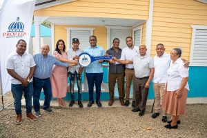 Propeep construye viviendas a dos familias en condiciones vulnerables en Piña Vieja y Comedero Arriba de Cotuí