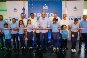 Nuevo liceo en Copeyito, Río San Juan, es inaugurado por el presidente Luis Abinader tras 14 años de espera