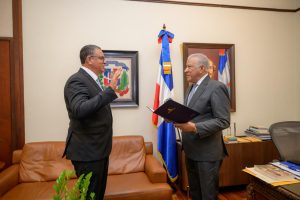 Ministro Andrés Bautista juramenta a Carlos Alessandry Roa Howley como director ejecutivo del Plan San Juan