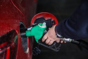 Aumentan precios de gasolinas y gasoil entre RD$9 y RD$7