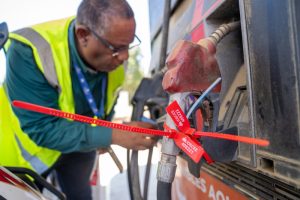 Cierran tres estaciones de combustibles en Azua y Monte Cristi por no cumplir con el octanaje mínimo