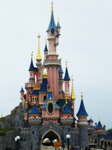 Disney ha perdido 4,000 millones de euros en treinta años con sus parques en París