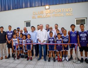 Presidente Luis Abinader entrega totalmente remozado el Club Deportivo El Millón Yireh, una obra que responde a una demanda histórica de la comunidad del Distrito Nacional