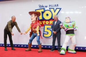 Toy Story 5”: una aventura sin chispa con los juguetes de Pixar