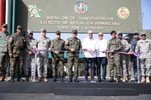Presidente Abinader inaugura moderno Batallón de Transportación del Ejército para fortalecer la movilidad, el mantenimiento de la flota y la capacidad de respuesta operativa
