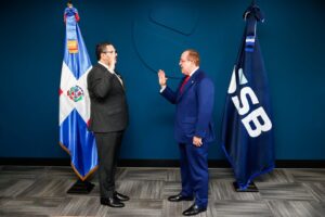 Buenas tardes distinguidos colegas. Compartimos con ustedes información sobre la juramentación al nuevo superintendente de Bancos que acaba de concluir. Agradezco la acogida de siempre.