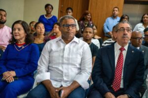 Gobierno mejora condiciones jóvenes residen en Torre Estudiantil UASD