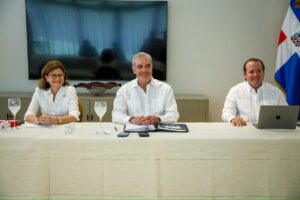 Presidente Abinader reitera inversiones para desarrollo de Santiago; destinarán RD$9,000 millones para Acueducto Cibao Central y RD$1,700 millones para mejorar hospitales