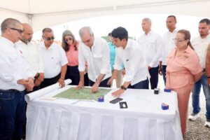Presidente Abinader supervisa avances del alcantarillado sanitario de Licey al Medio, cuya primera etapa entrará en funcionamiento en enero de 2027