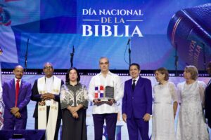 Comunidad Cristiana Nacional reconoce al presidente Abinader por su respaldo a la fe y a la Biblia durante seis años consecutivos