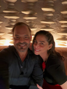 Esposo de Lourdes Stephen se retracta tras llamarla “diva promiscua” de redes sociales
