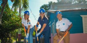 Voluntariado Popular mejora viviendas en comunidad de Yaguate junto a Hábitat Dominicana