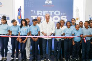Presidente Abinader entrega el Centro Educativo Minerva Guzmán en Pedro Brand con 23 aulas y capacidad para 960 niños