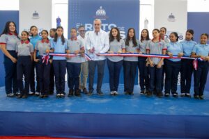 Presidente Abinader entrega techado de centro educativo para beneficio 665 estudiantes y munícipes de Rancho Arriba