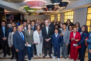 Presidente Abinader se reúne con la diáspora dominicana en Italia y anuncia recursos para establecer una Casa de la Cultura Dominicana a partir de enero de 2027