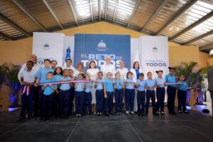 Raquel Peña entrega 836 apartamentos e inaugura escuela para 945 estudiantes en Santo Domingo Este